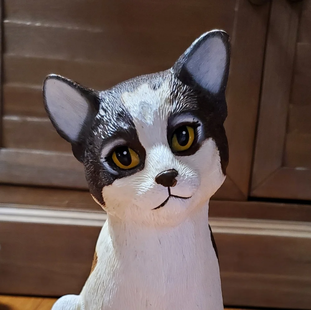 Artline Plastic Calico Cat Figurine 1993